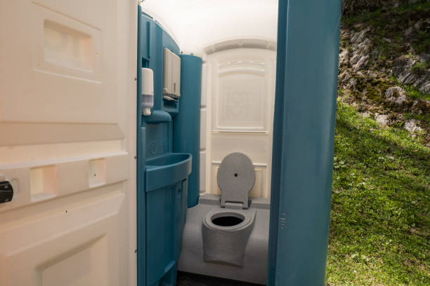 Types of Portable Toilets We Offer in Albion, IL